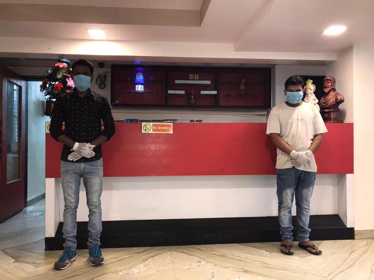 Hotel O Kandil Jogeshwari Exteriör bild