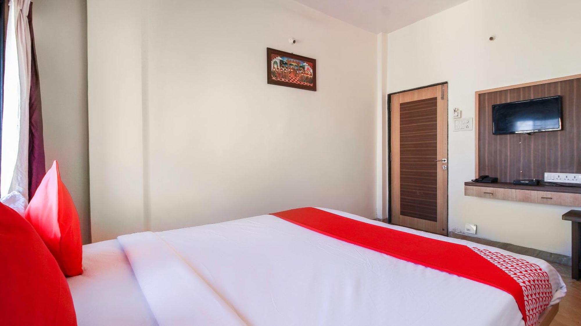Hotel O Kandil Jogeshwari Exteriör bild