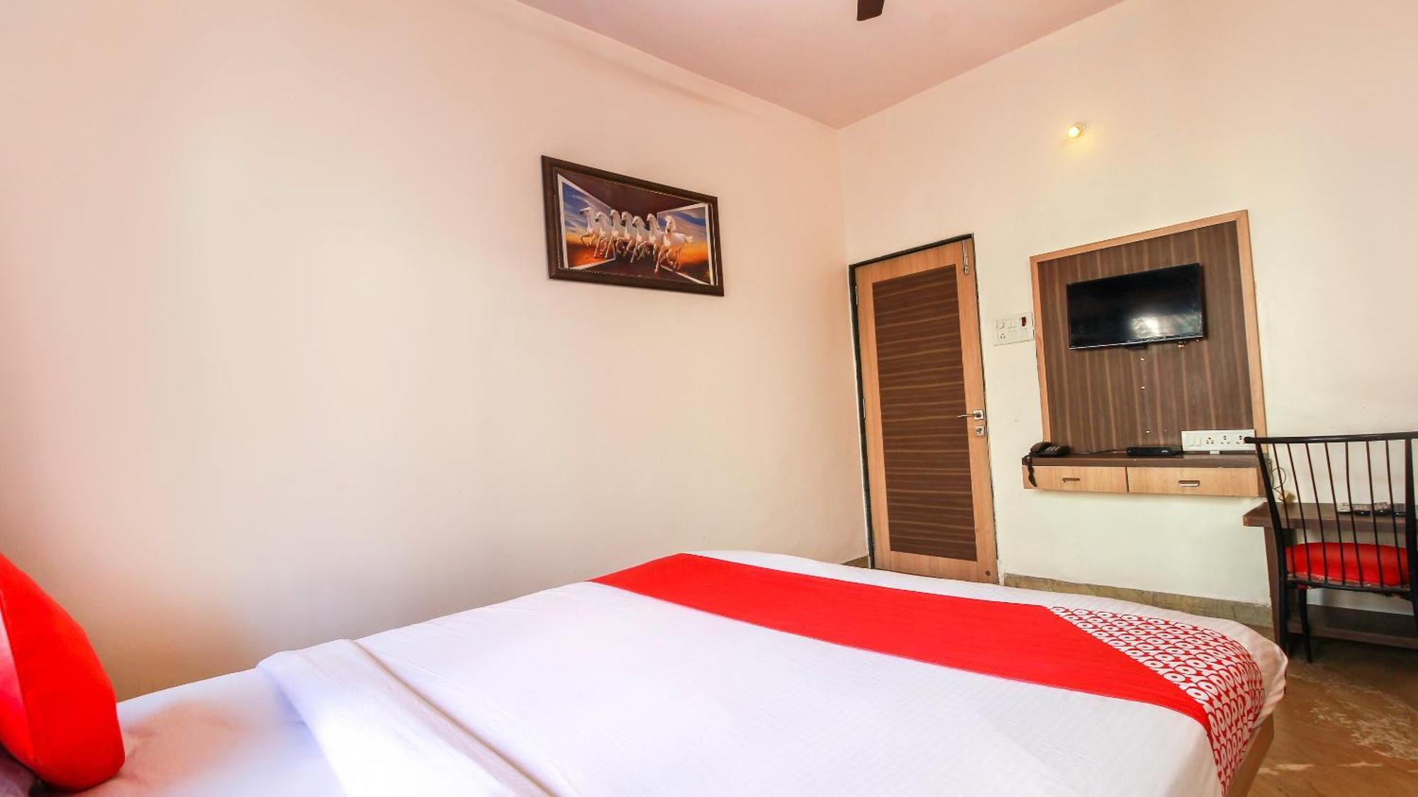 Hotel O Kandil Jogeshwari Exteriör bild